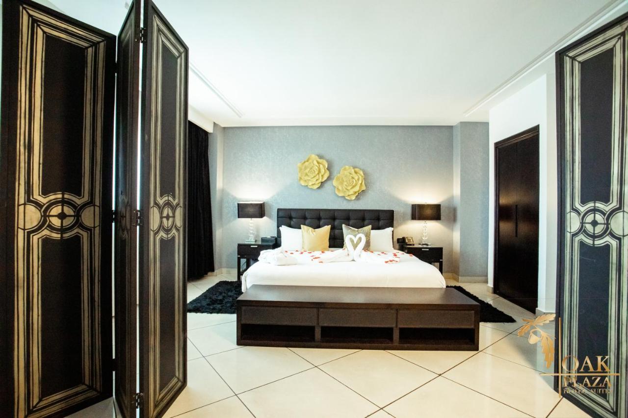 Oak Plaza Hotels East Airport Acra Exterior foto
