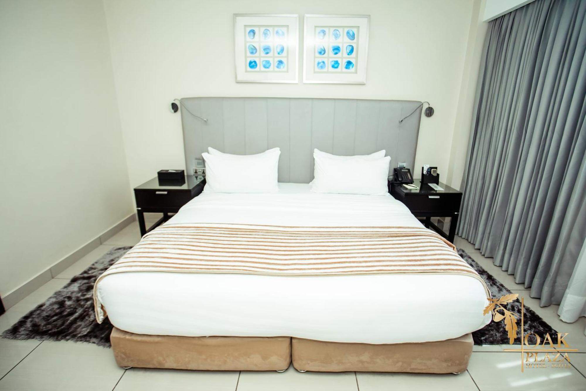 Oak Plaza Hotels East Airport Acra Exterior foto