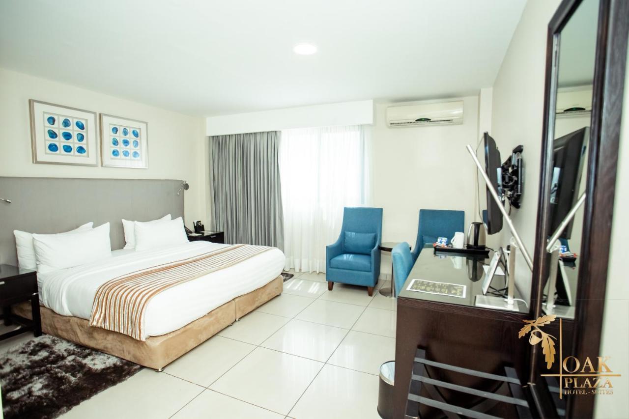 Oak Plaza Hotels East Airport Acra Exterior foto