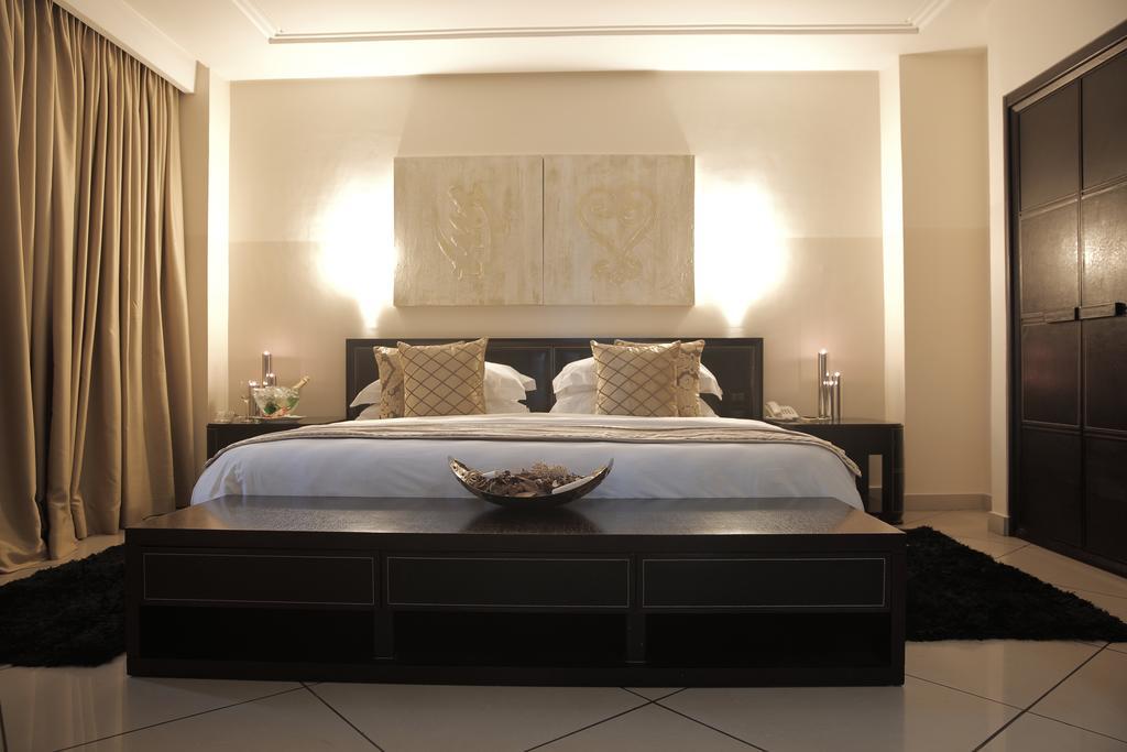 Oak Plaza Hotels East Airport Acra Habitación foto