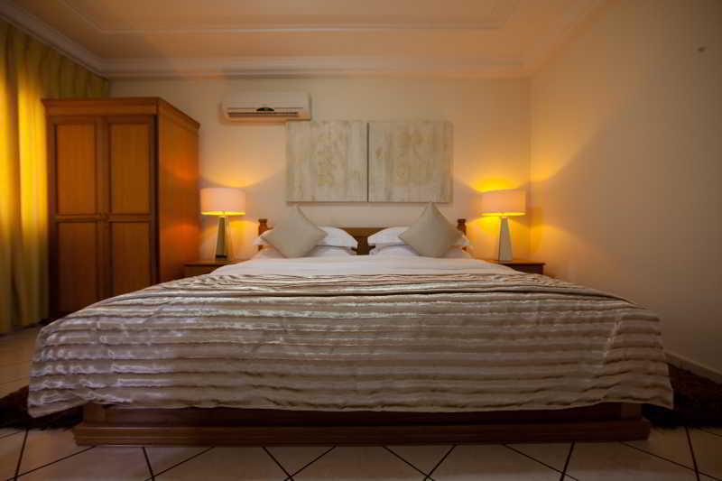Oak Plaza Hotels East Airport Acra Exterior foto