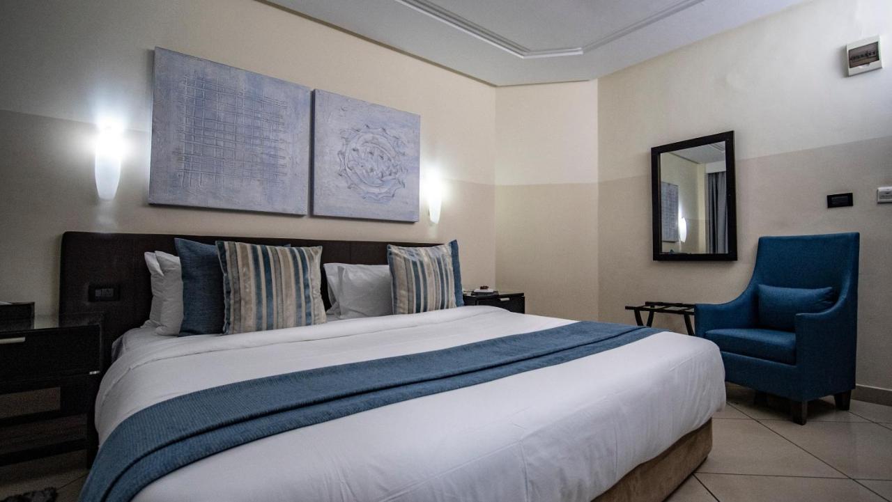 Oak Plaza Hotels East Airport Acra Exterior foto
